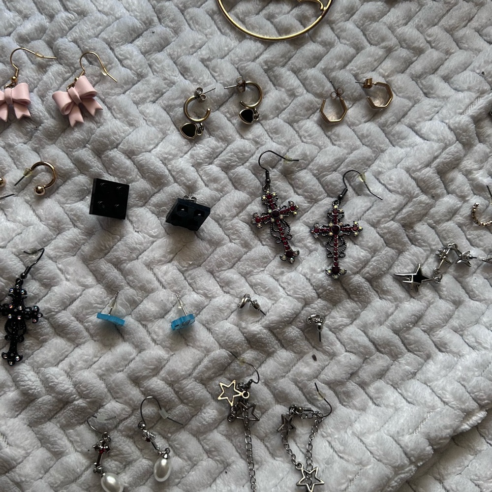 Earring Set - Picture 3 of 4